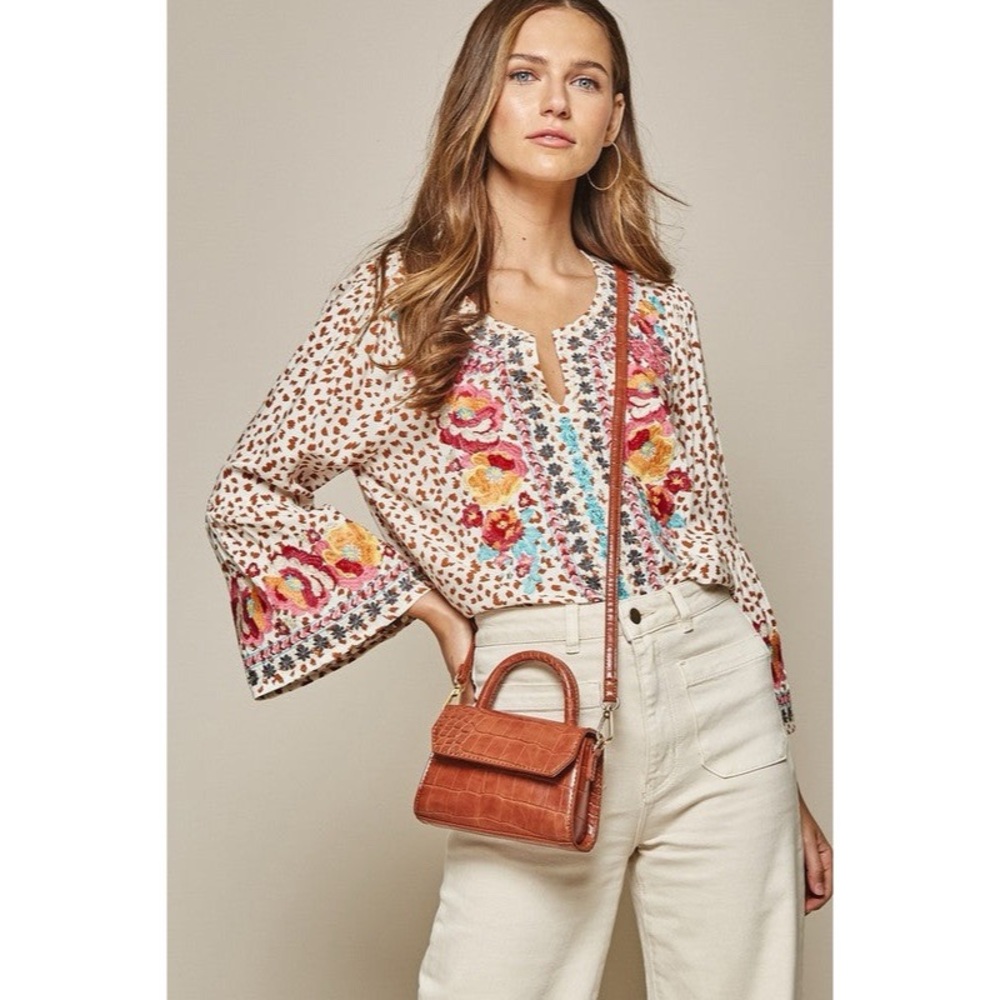 SAVANNA JANE Women's Floral Embroidered Bell Sleeve Tunic Top Size Medium Boho - Picture 2 of 9